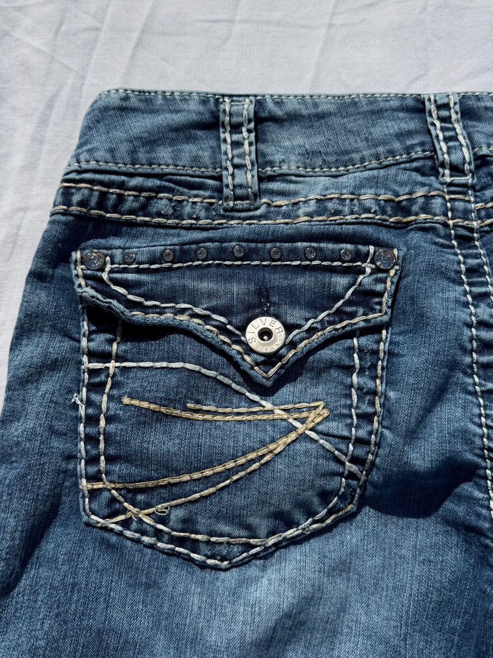 Silver Jeans Bootcut Jeans - Picture 9 of 10